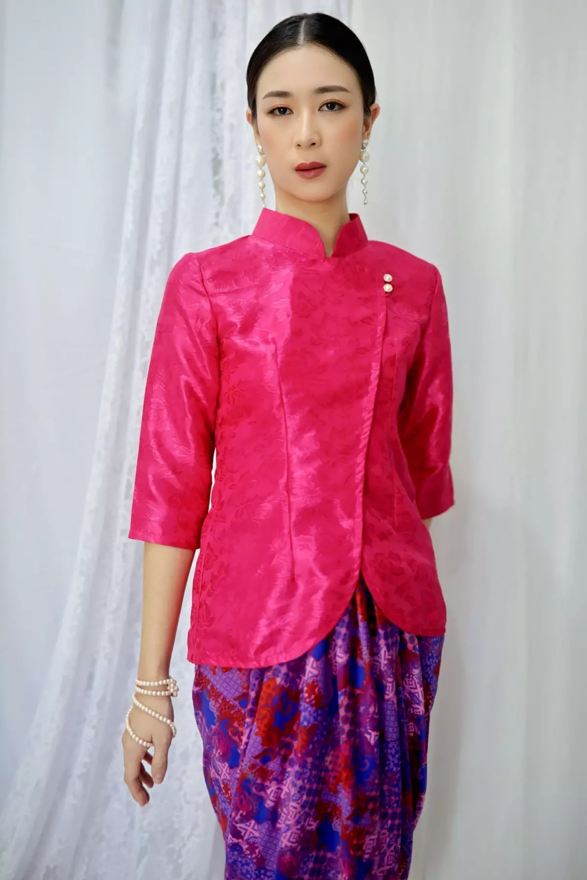 Devika Jaquard Magenta Kebaya Janggan