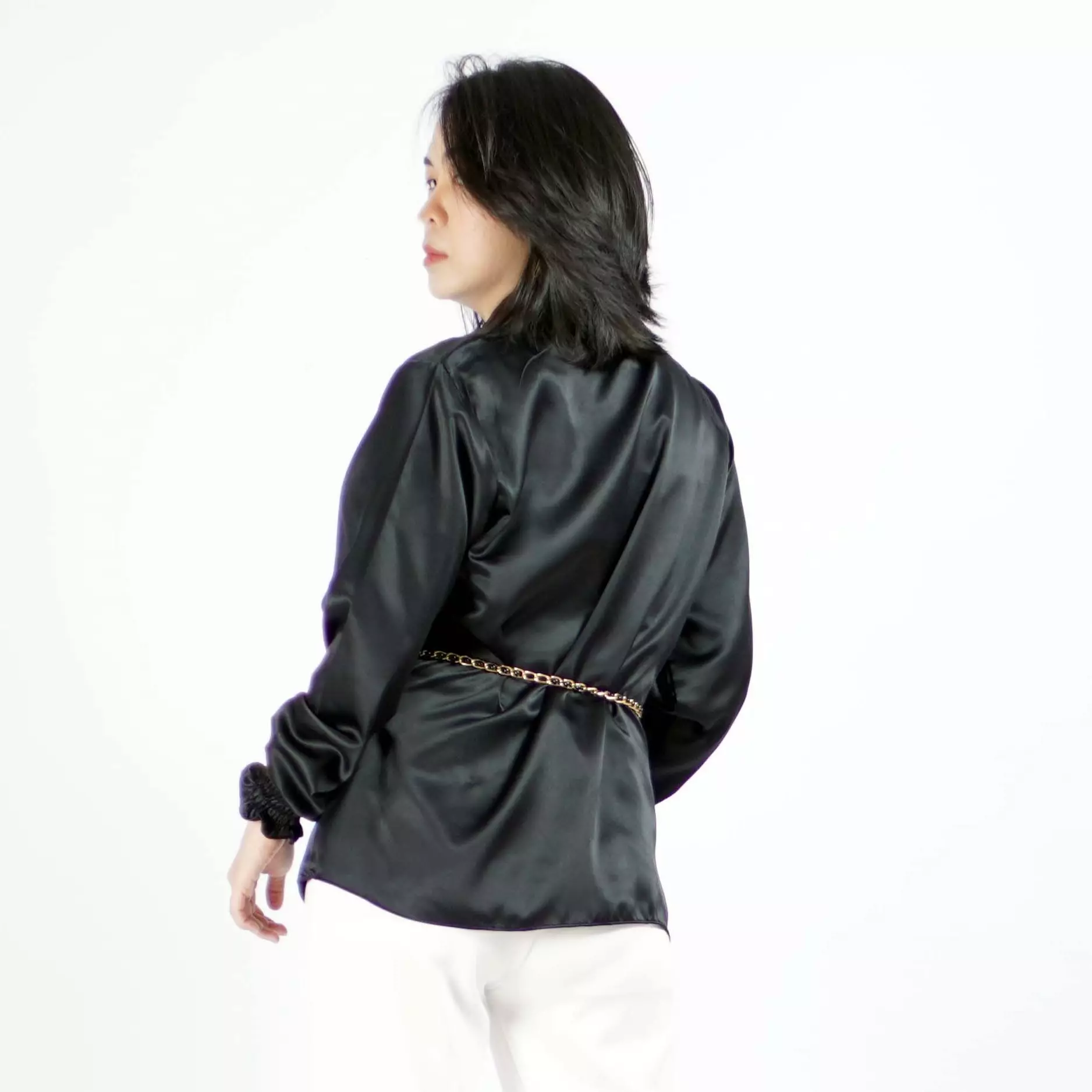  SAFIRE Top Satin Blouse Satin Gaya Korea Blus Elegan Krah V - Hitam