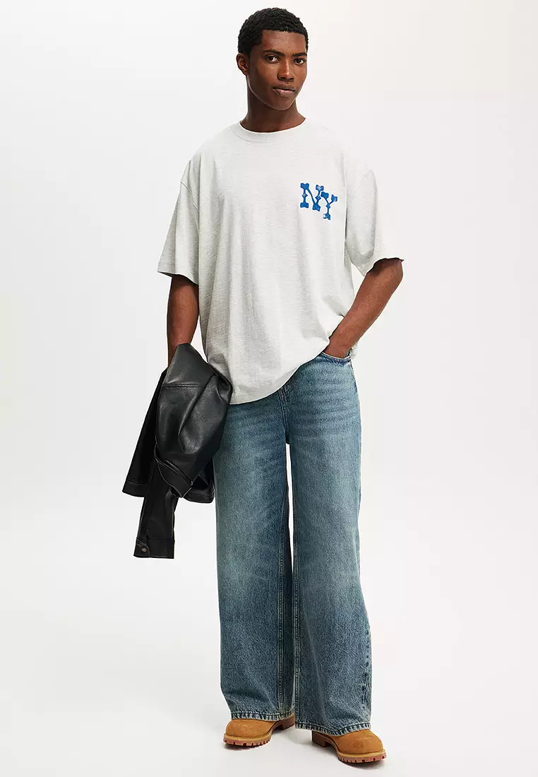 Box Fit Graphic T-Shirt