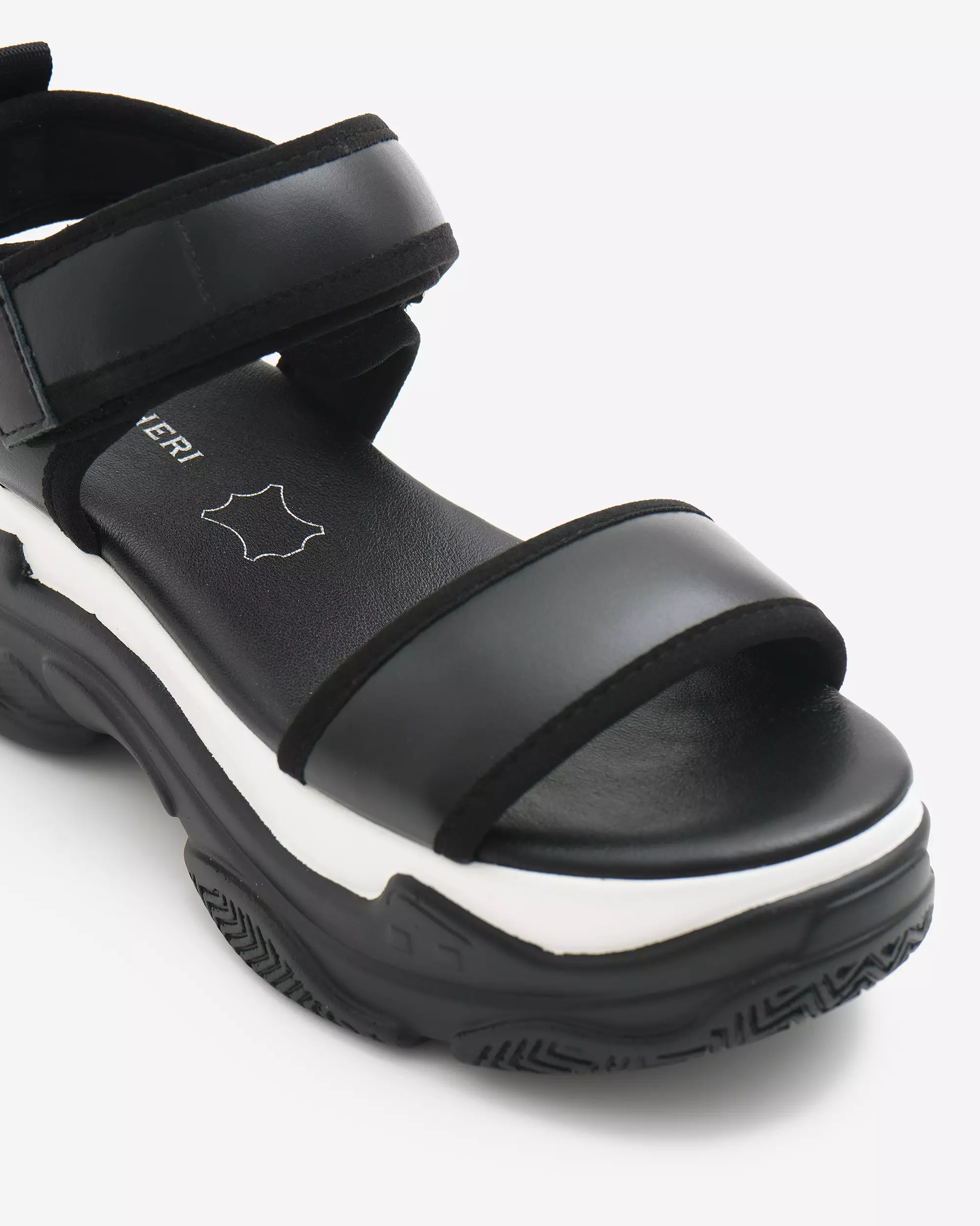 Buccheri Quinella Sandal Women Black