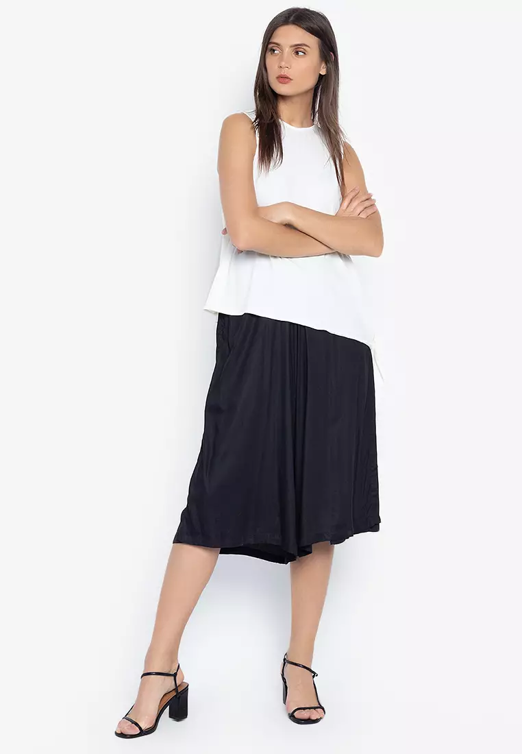 Sleeveless Asymmetric Hem Top