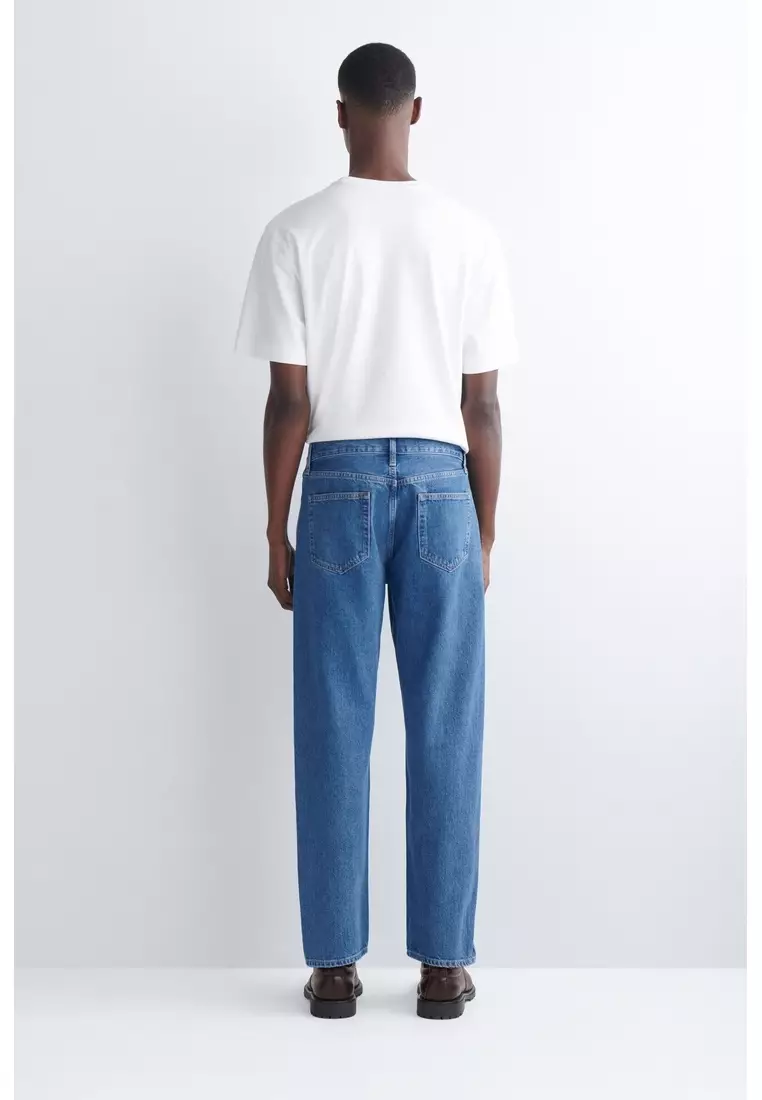 SIGNATURE REGULAR-FIT STRAIGHT-LEG JEANS