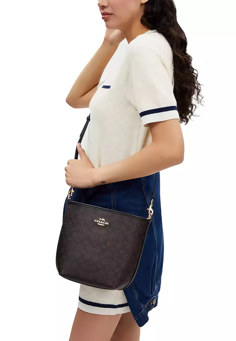 City Bucket Bag In Signature Canvas Walnut/Black CT800