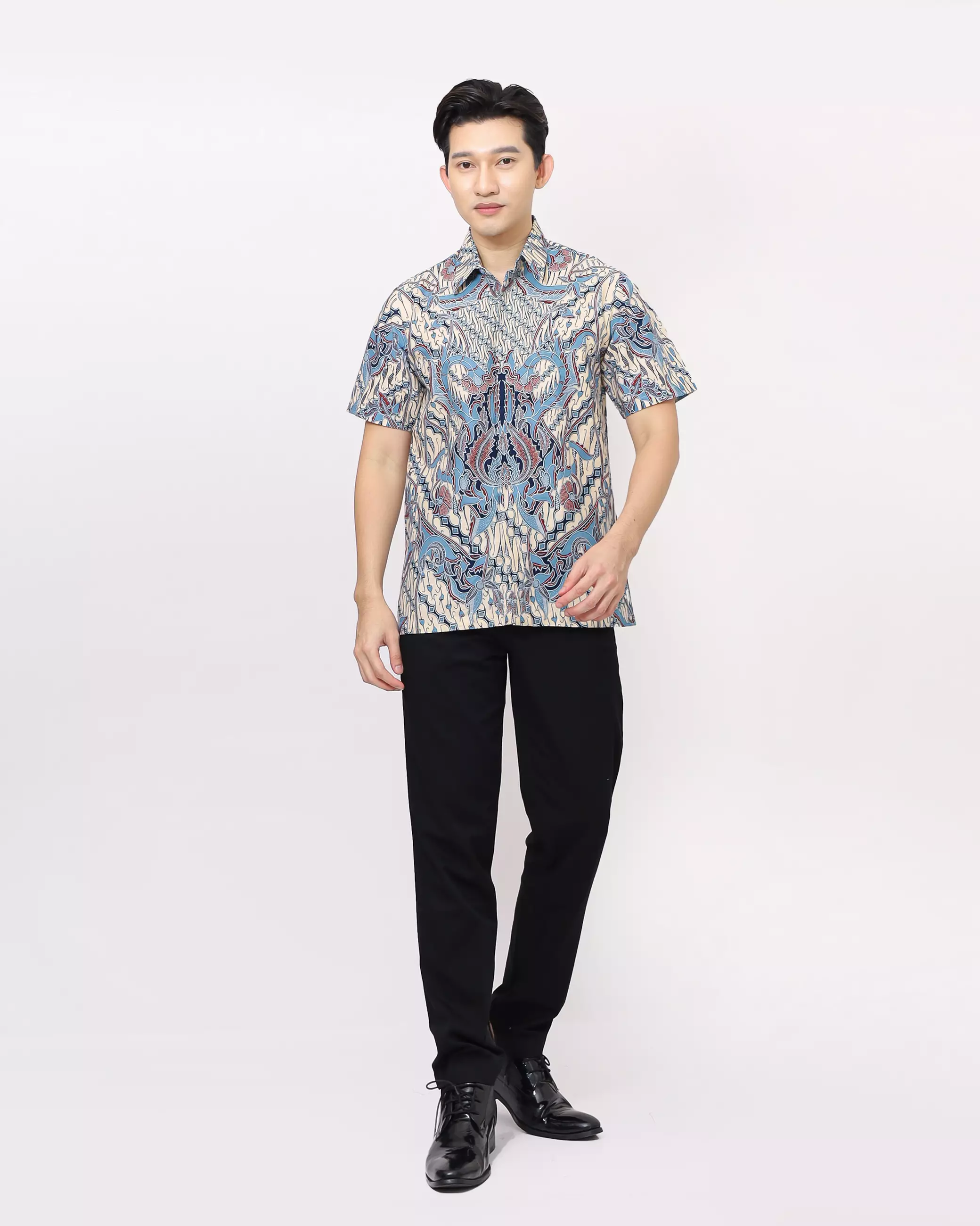 Kemeja Batik Lengan Pendek Motif Sekar Langit