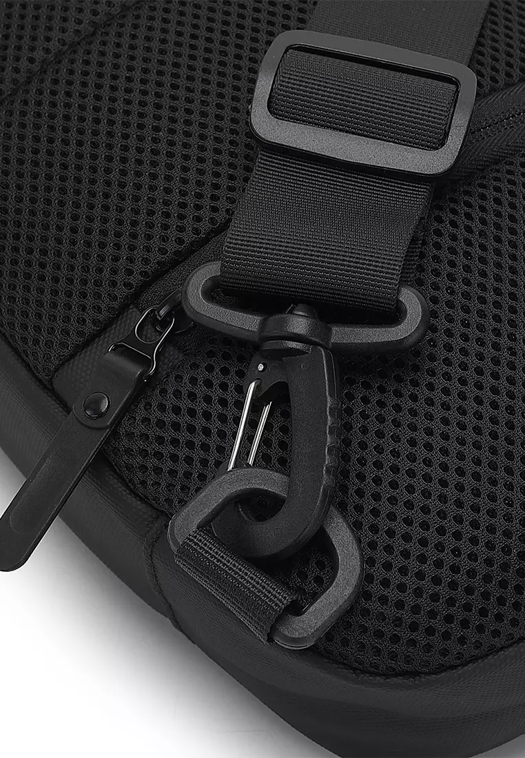 Men's Chest Bag / Sling Bag / Crossbody Bag - Black