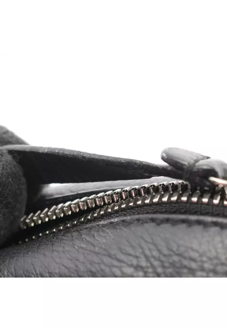 Pre-Loved BALENCIAGA Everyday camera bag S Shoulder bag leather black