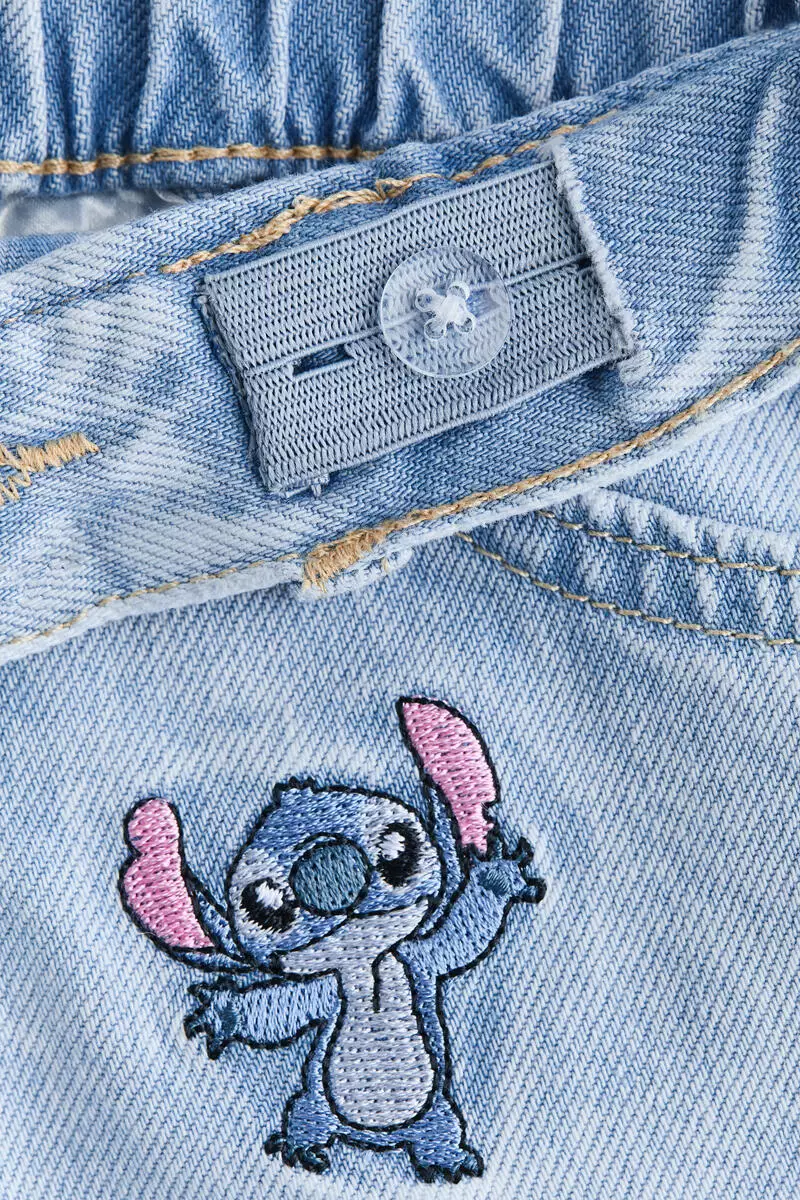 Printed denim shorts