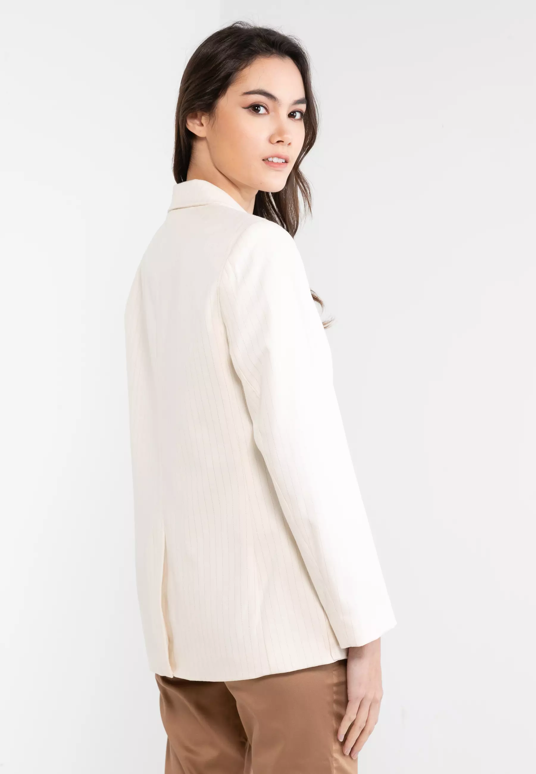 White relaxed hotsell blazer