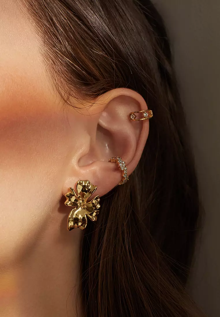 Gold stud earrings best sale for piercing