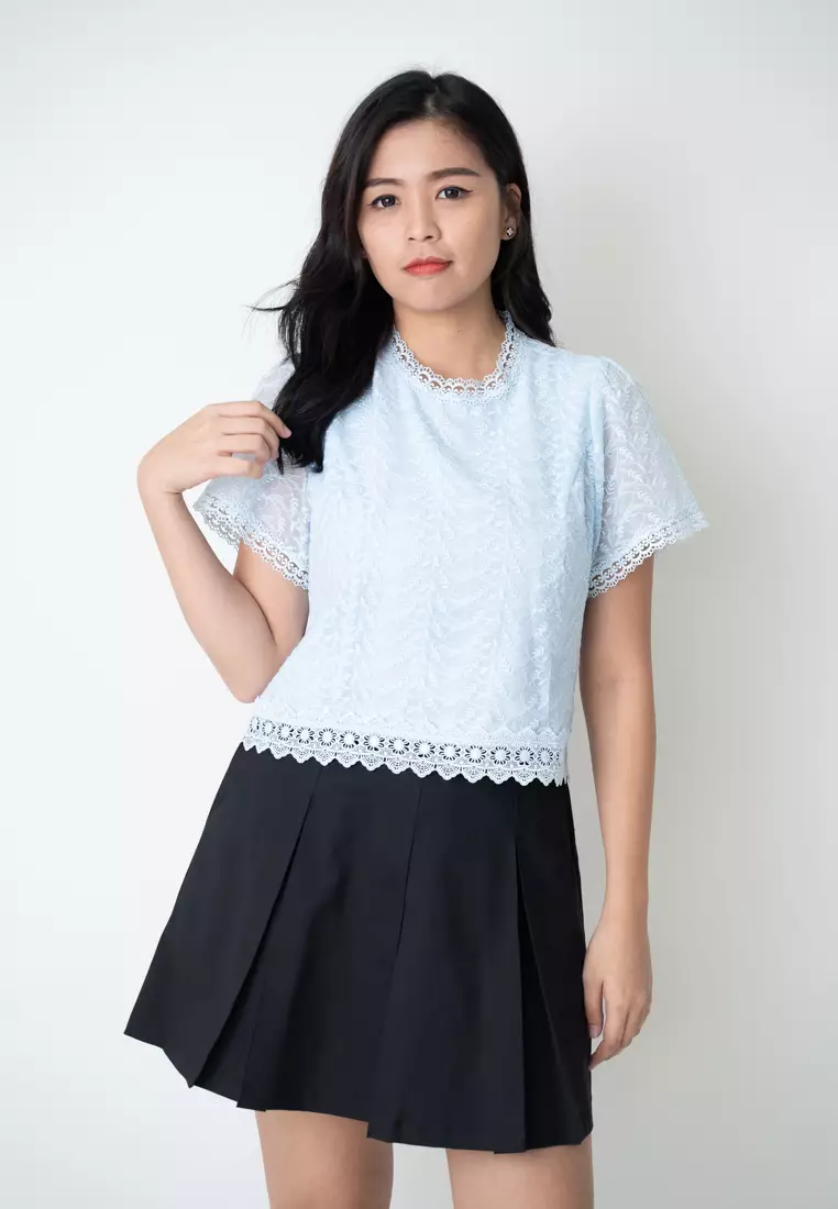 ELEGANT FLORAL EMBROIDERY TOP