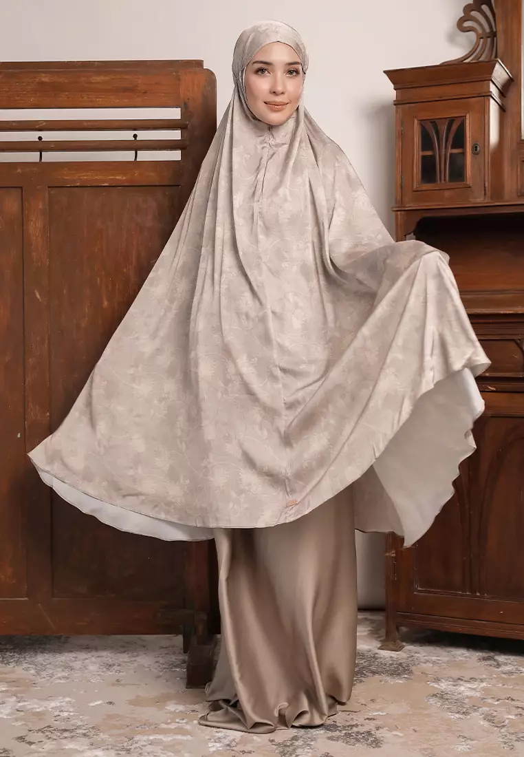 Lesti Prayer Set in Rustic Tulip + Pouch (Lozy x Lesti Kejora)