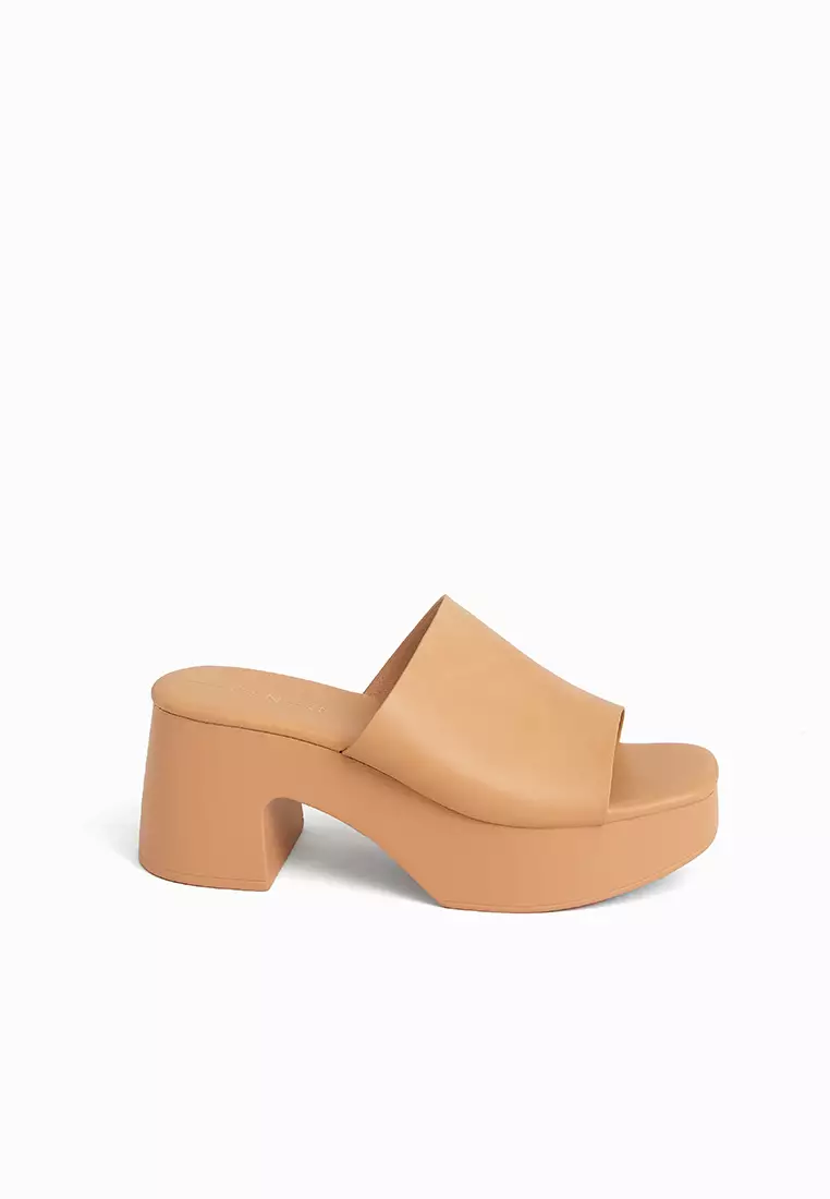 Discount on Cln  shoes - SKU: Nevada Heel Slides