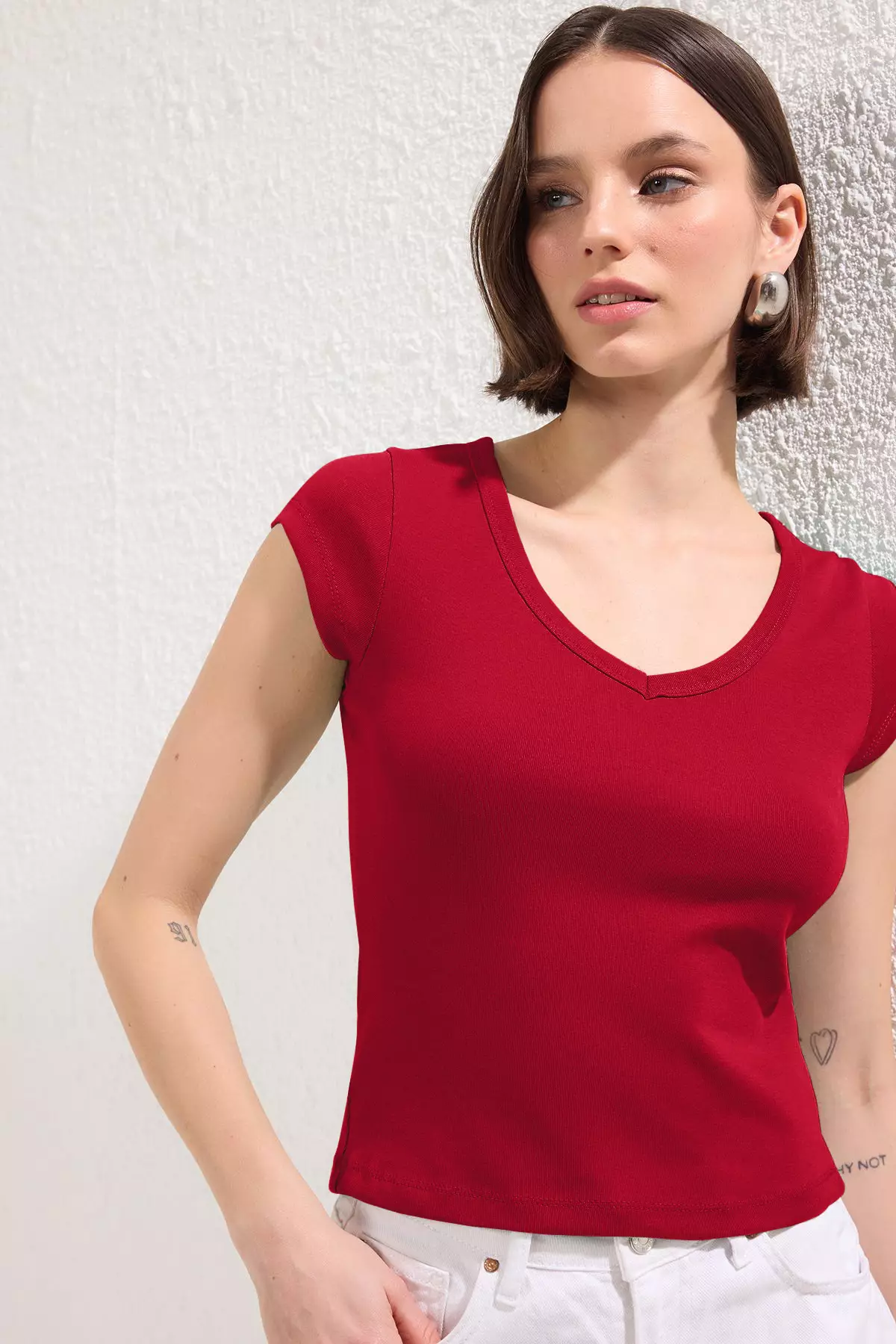 Red V-Neck Fitted/Body-Sitting Knitted Blouse Twoss25Bz00208