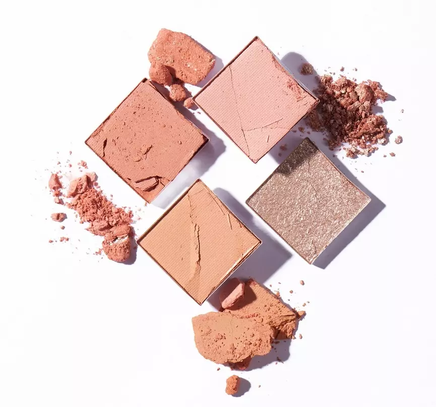 Luxcrime Ultra Dreamy Eyeshadow Compact Almond Biscotti