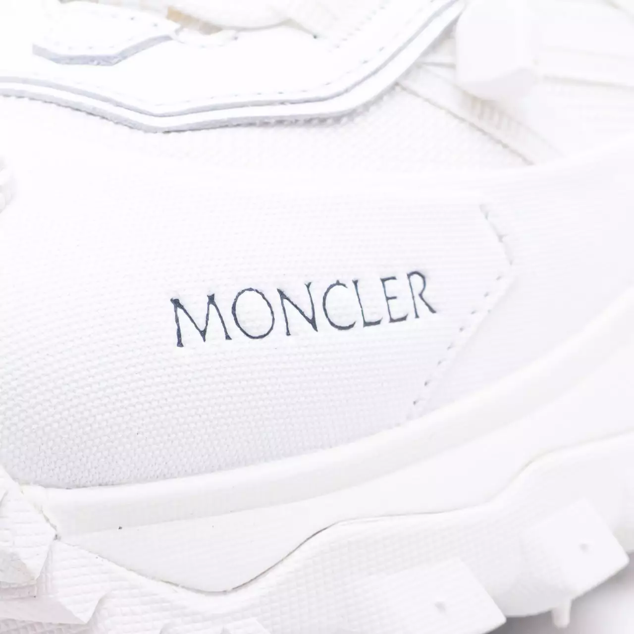 Trailgrip GTX Trainers Sneakers All White Women