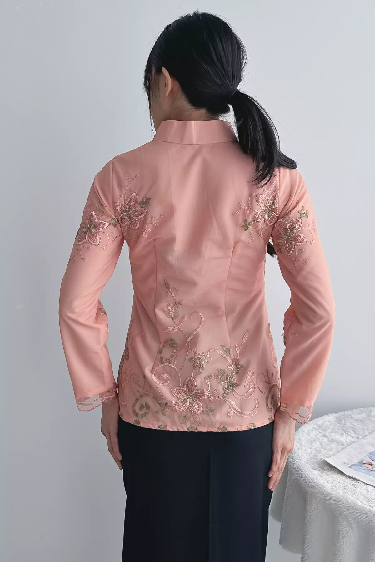 Jeng Dipha Brukat Jingga Kebaya Janggan