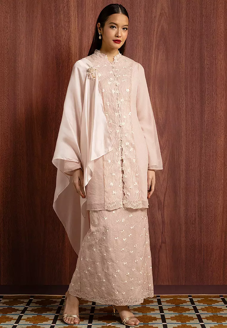 ARIANA EMBROIDERY KEBAYA SET WITH SHAWL