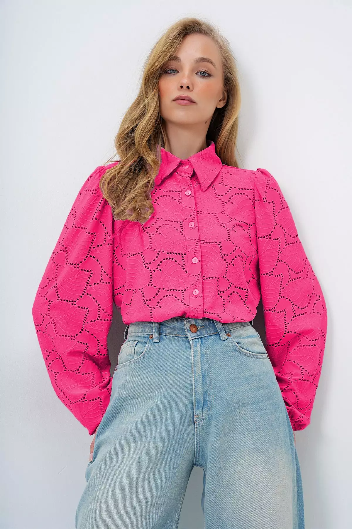 Women's Fuchsia Guipure Woven Premium Shirt Alc-X4366