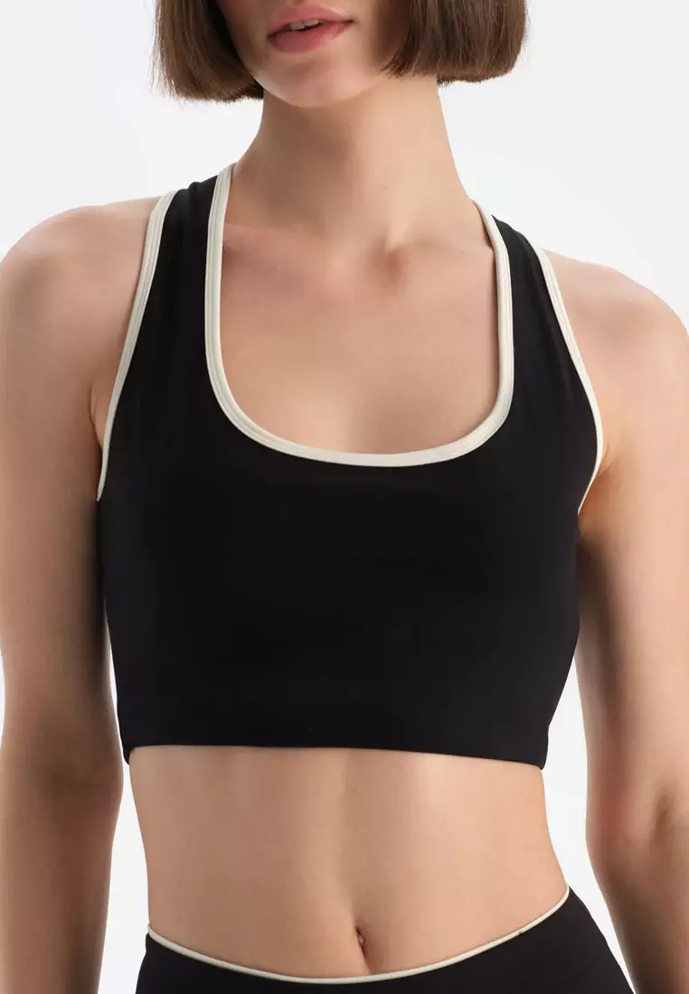 Black Sports Bra, U-Neck, Removable Padding, Sleeveless Activewear for Women