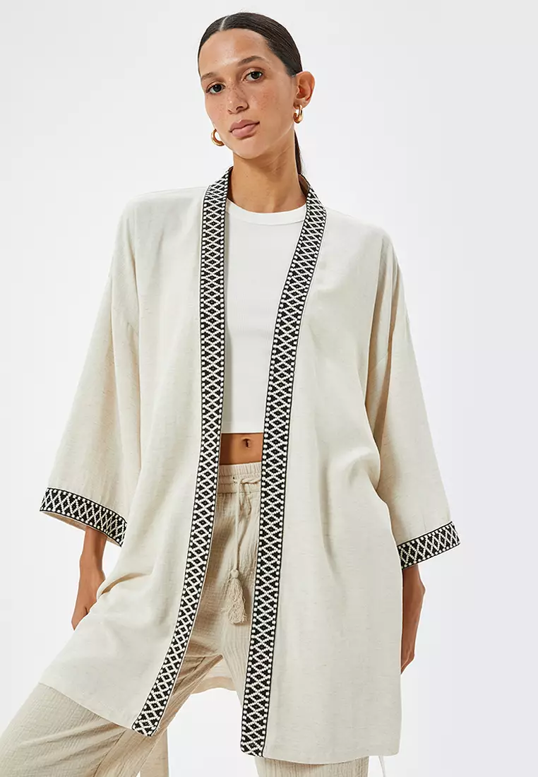 Oversize Linen Kimono 3/4 Sleeve Pattern and Belt Detail