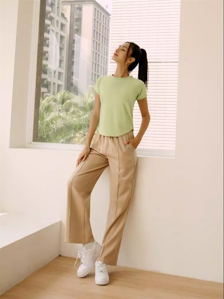 Skin-Touch Cool Feeling Round Neck Slim Fit Sports Top [KS1099]