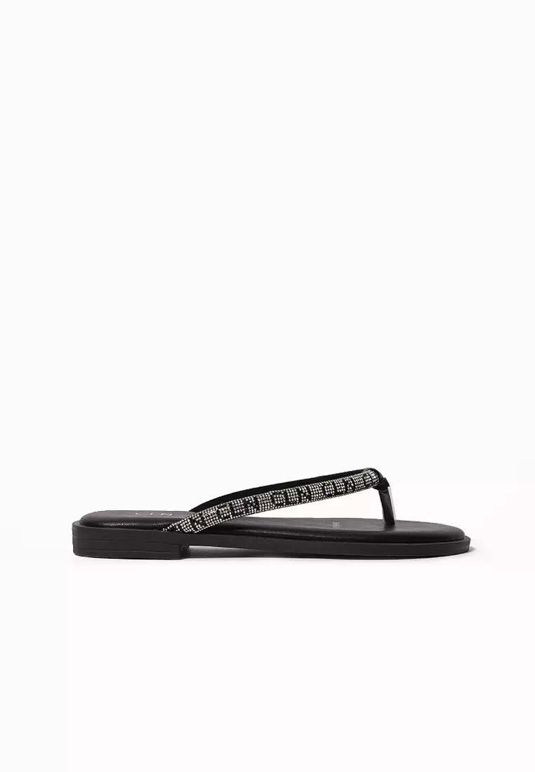 Discount on CLN  shoes - SKU: Roxane Slides