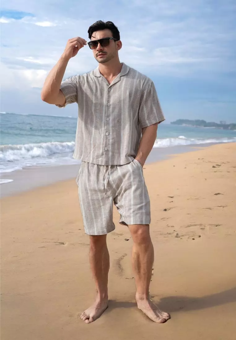 Matala Kemeja Oversized Linen Bertekstur Lengan Pendek Pria Warna Cream Garis | Oversize Textured Linen Shirt Men Striped Cream