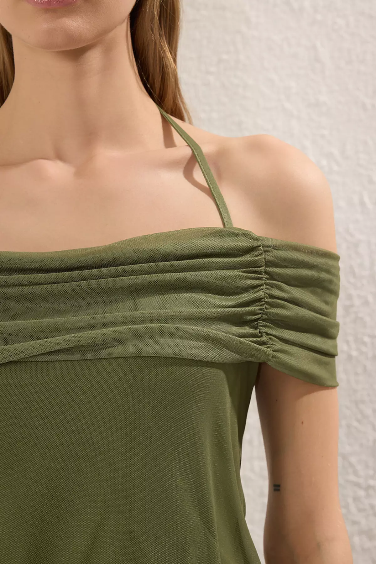 Khaki Binding Detailed Madonna Collar Fitted/Body-Smoothing Knitted Blouse TWOSS25BZ00383