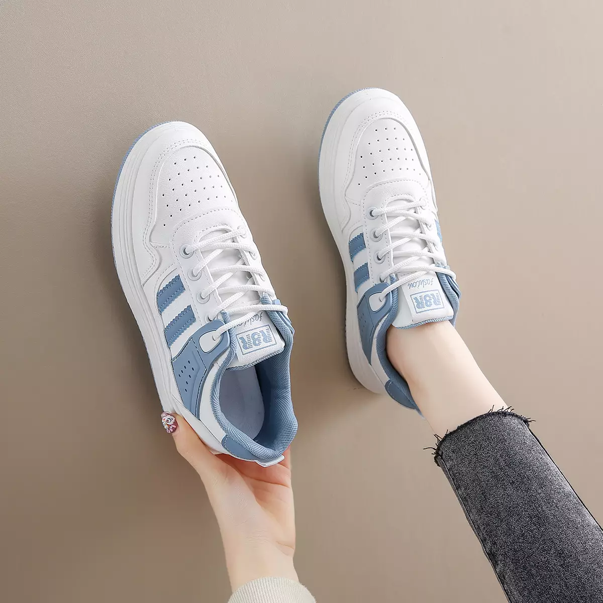 Sepatu Kasual Cewek Sneakers Wanita Ringan Nyaman Dipakai SS102