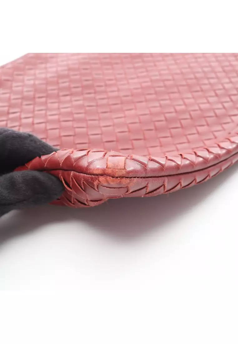 Pre-Loved BOTTEGA VENETA Intrecciato Clutch bag leather Red
