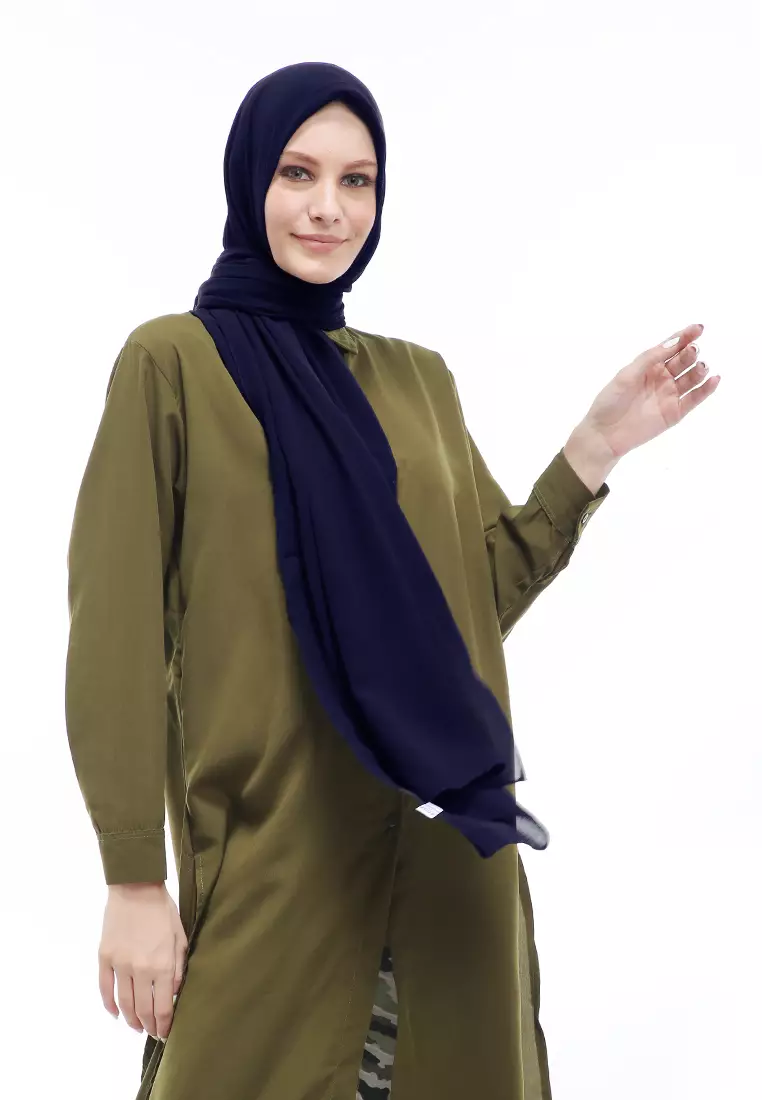 Sakilah Hijab Pashmina Ceruty Baby Doll Wanita Polos Relaxed Fit - Navy Blue