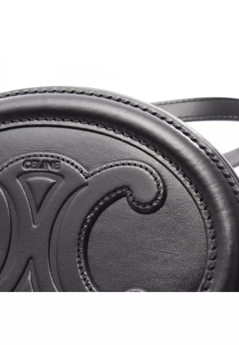 Pre-Loved Celine Triomphe Oval Perth Cuill Shoulder bag leather black