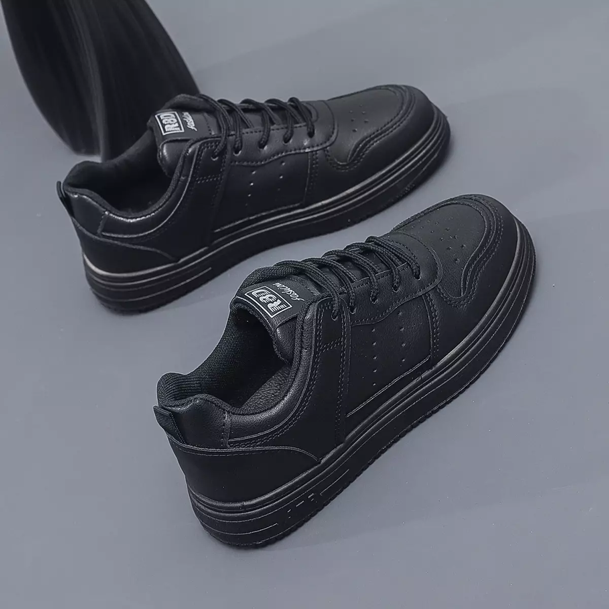 LURAD Sepatu Wanita Nyaman Dipakai Sneakers Flat Cewek Polos Sekolah SS105