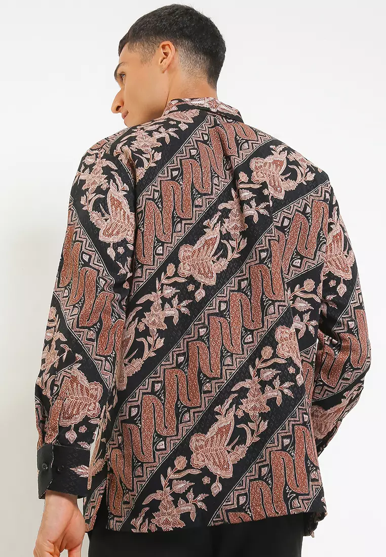 Kemeja Regular Fit Batik Lereng Kupu