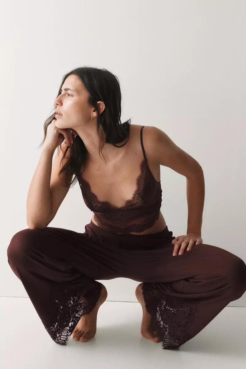 Lace-trimmed pyjama bottoms