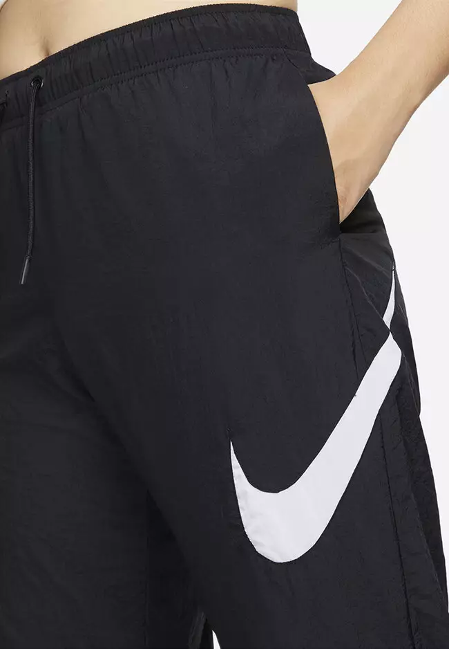 Women's Sportswear Essential Woven Mediu