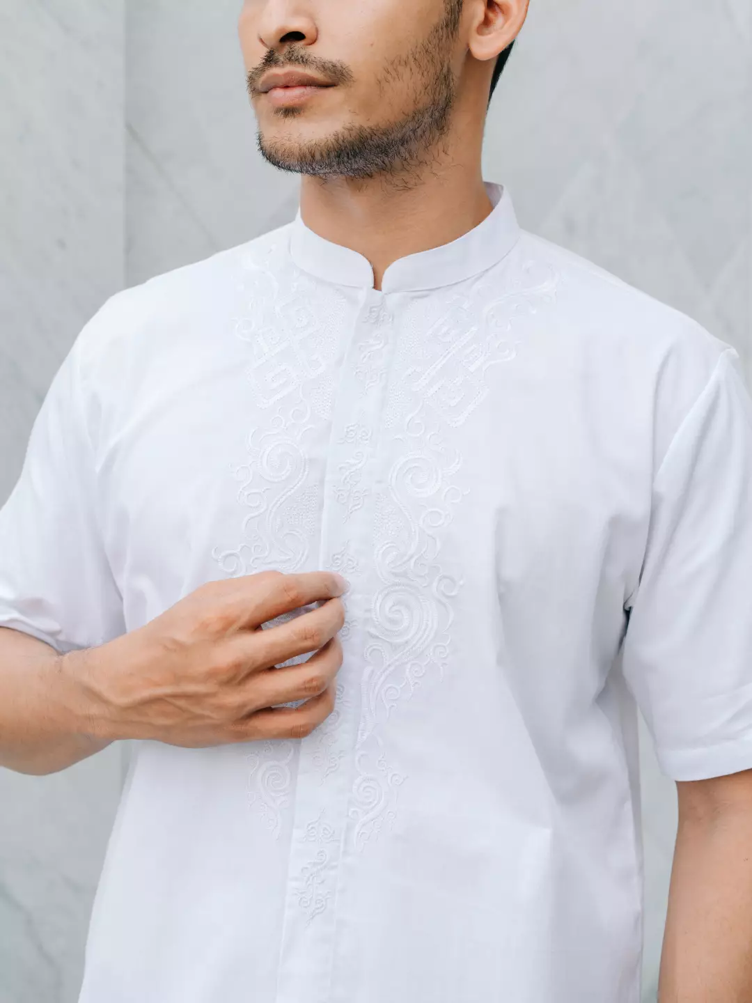 Adyatma Baju Koko Bordir Pria COTTON COMBED TWILL White Regular Fit Baju Muslim Pria Lengan Pendek