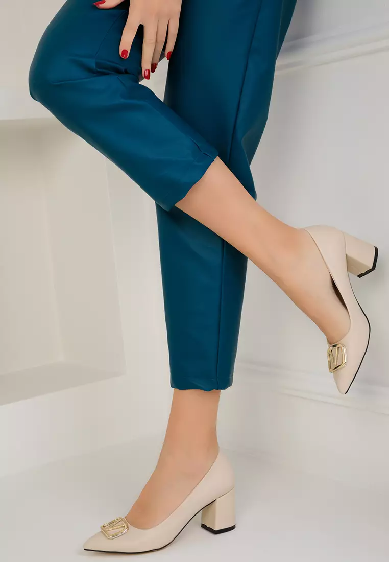 Discount on Soho  shoes - SKU: Metal Accent Heels