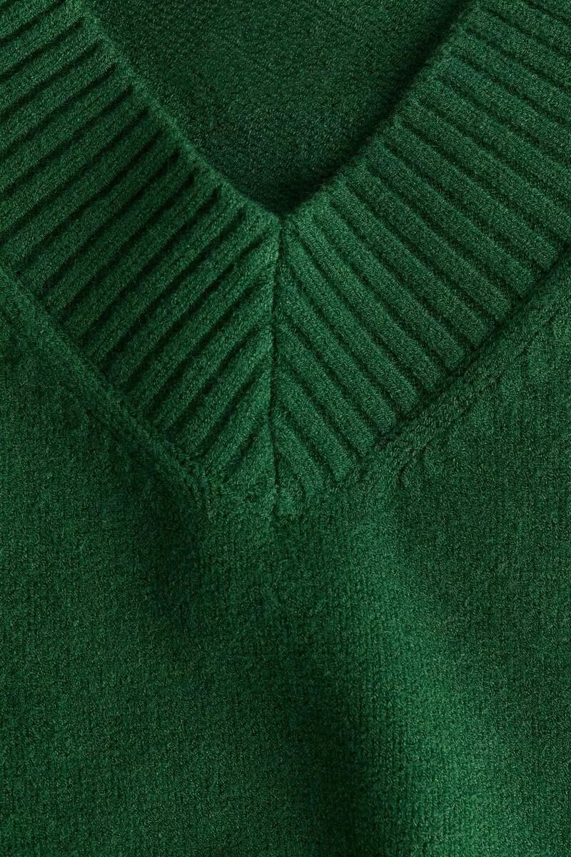 V-neck jumper