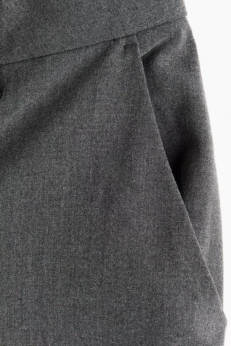 Tailored barrel trousers