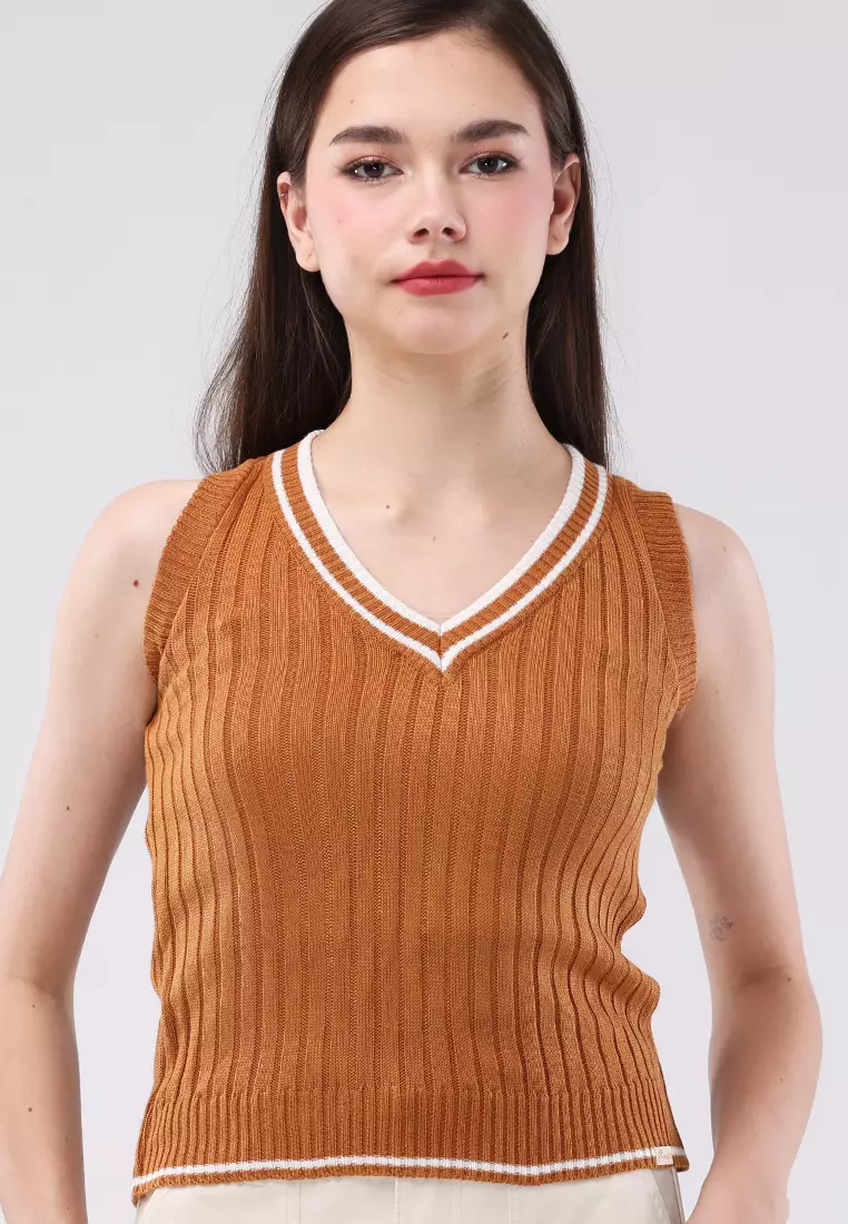 Knitted V-neck Sleeveless Blouse
