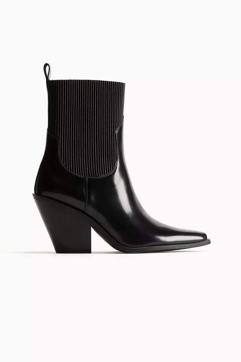 Discount on H&m  shoes - SKU: Pointed Boots