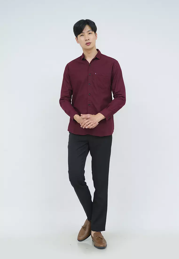 Kemeja lengan panjang pria formal slim fit dark maroon houseofcuff