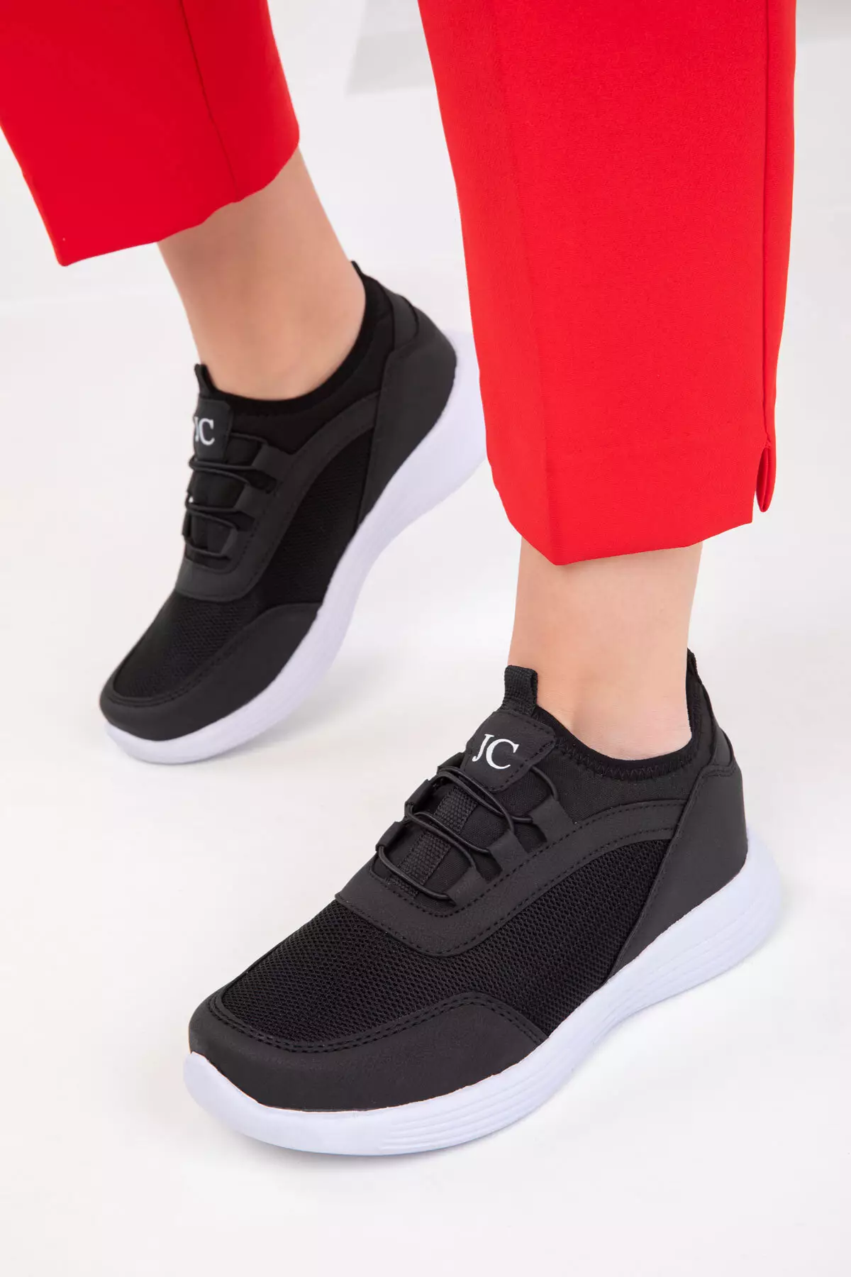 Women's Black Sneakers 20360