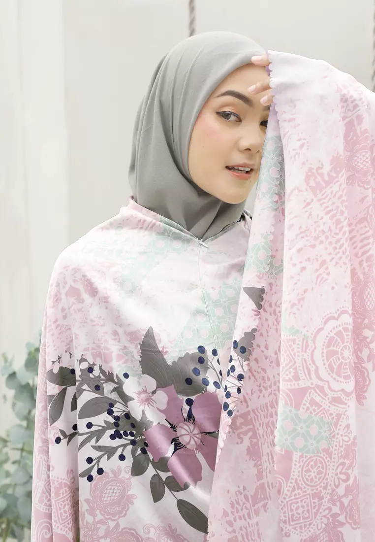 Mukena 2 in 1 Premium Reviera Lasercut Prayer Set Motif - Strawberry Candy