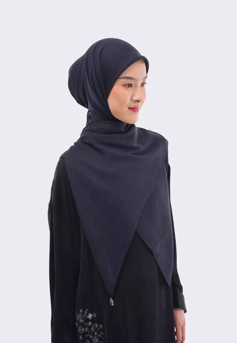 Ria Miranda Black Jeddah Syar'I Scarf