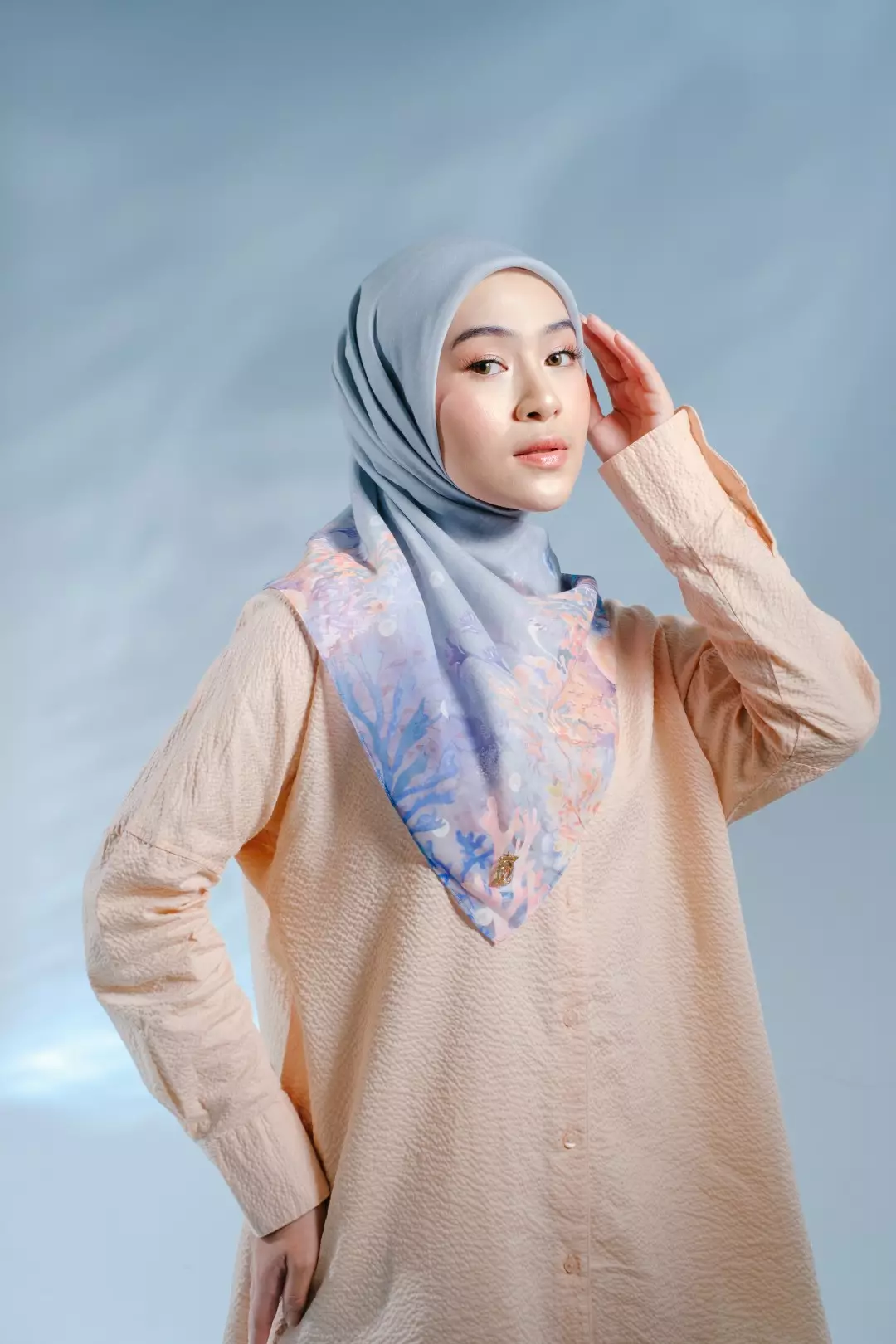 CORALINE  Scarf Oyster Grey - Kerudung Hijab Segiempat Motif With BOX - Bahan Nesla - Ukuran 115x115