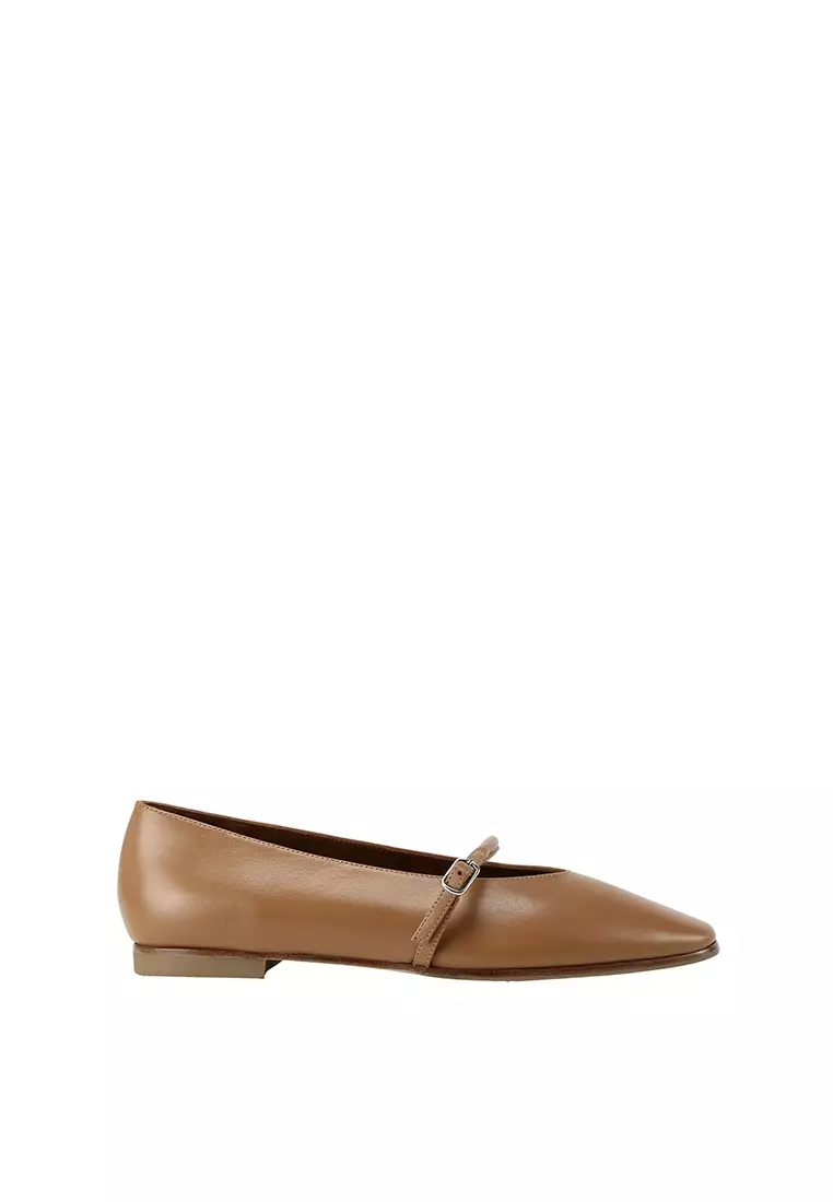 Discount on Beracamy  shoes - SKU: Beracamy Almond Mary Jane Flat - Caramel