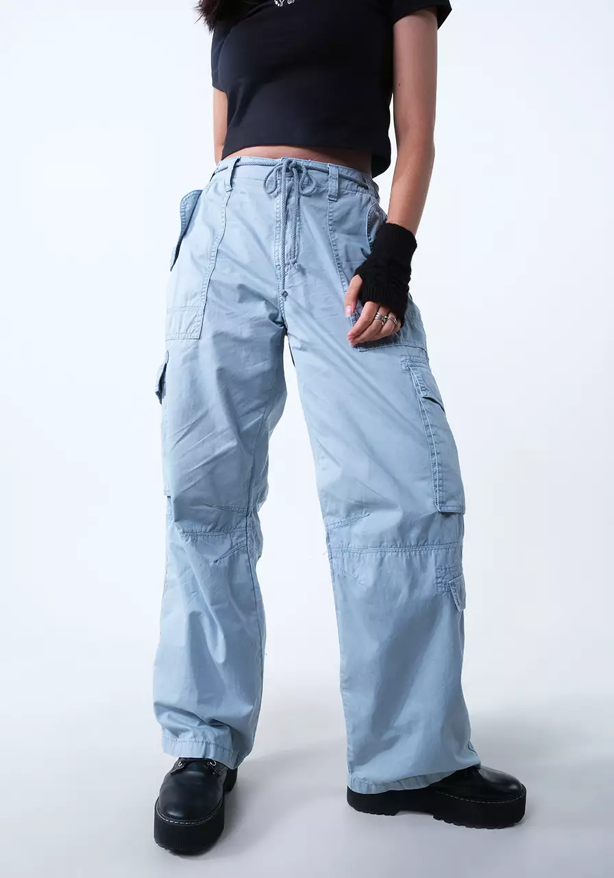 Celana Cargo Wanita Eira Light Blue