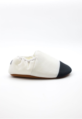 Buy Canvas Avenue White Two Tone Baby Crib Shoes Online On Zalora